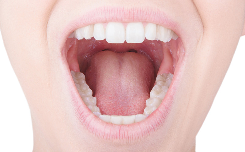 Bild Professionelle Zahnreinigung (PZR): Eine regelmäßige professionelle Zahnreinigung bedeutet eine gesundheitliche sowie ästhetische Aufwertung des Zustandes von Zähnen und Zahnfleisch.